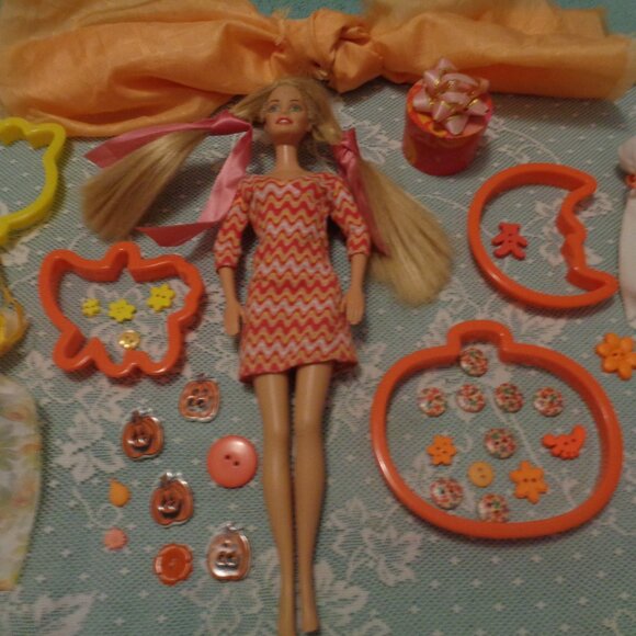 ORANGE CANDY RETRO BARBIE BUTTONS COOKIE CUTTERS SCARF ETC. LOT - Picture 8 of 14
